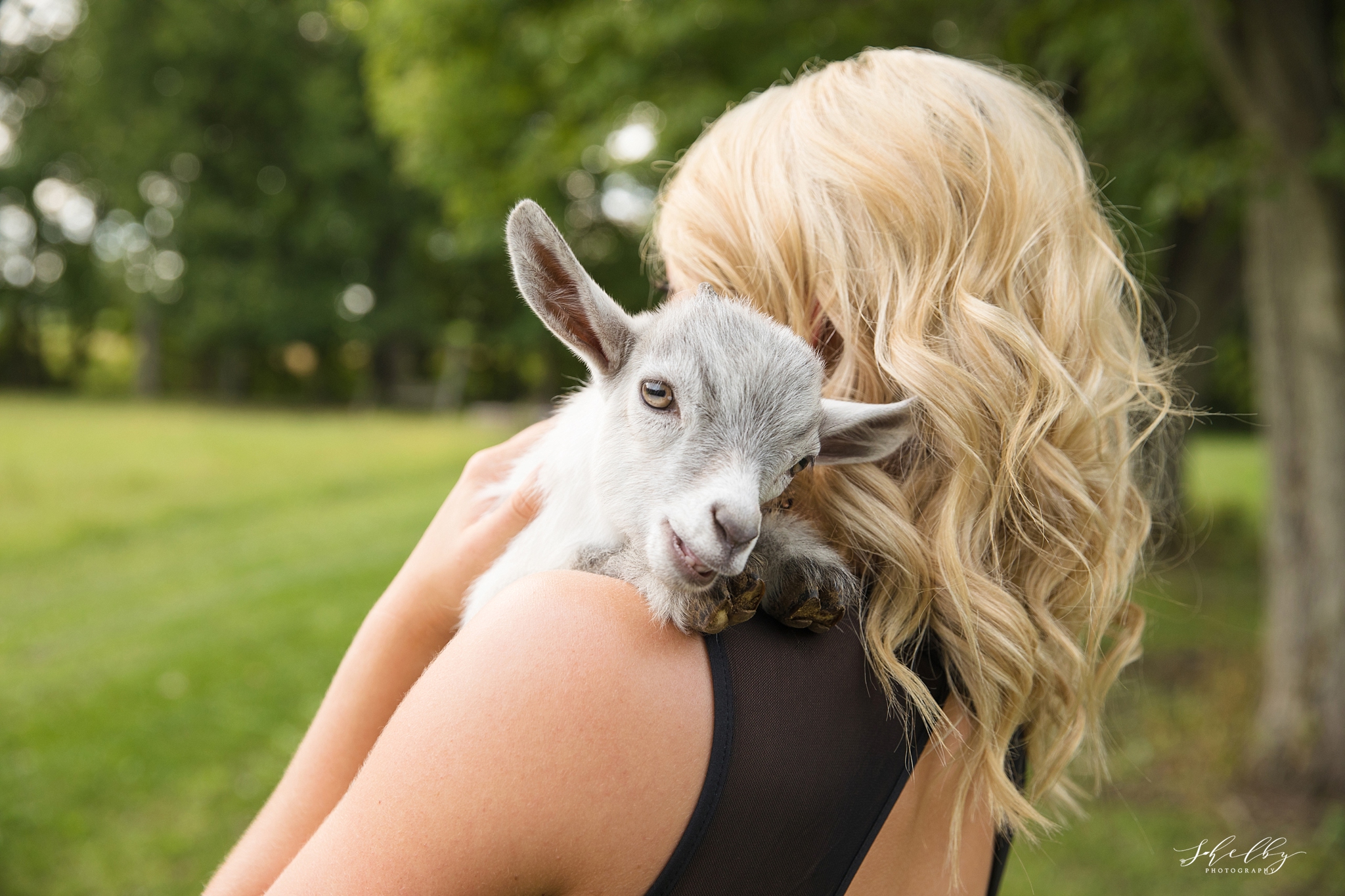 senior pictures with goat