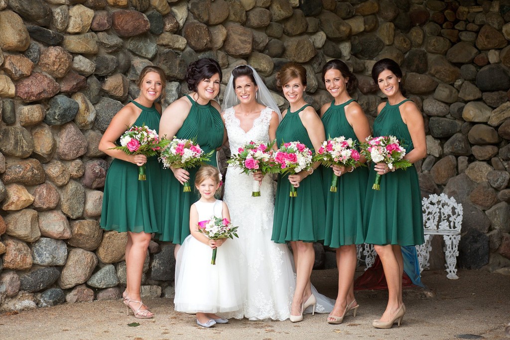 I'm in LOVE with the hunter green color of the bridesmaid dresses! 
