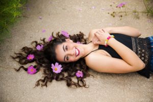 senior pictures with flowers in hair